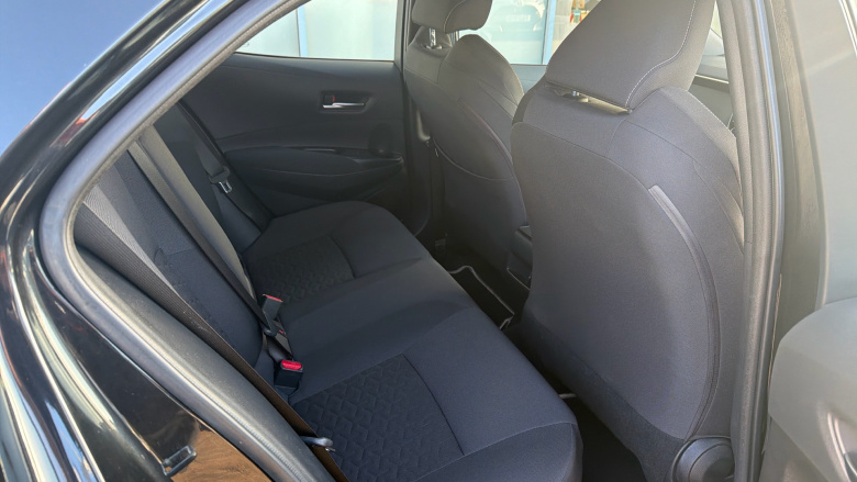 Toyota Corolla 1.8 VVT-i Hybrid Icon Tech 5dr CVT Hybrid Hatchback